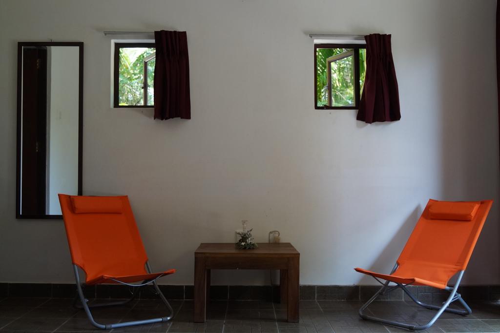 Sri Beach Bungalows And Villa Marawila Exterior foto