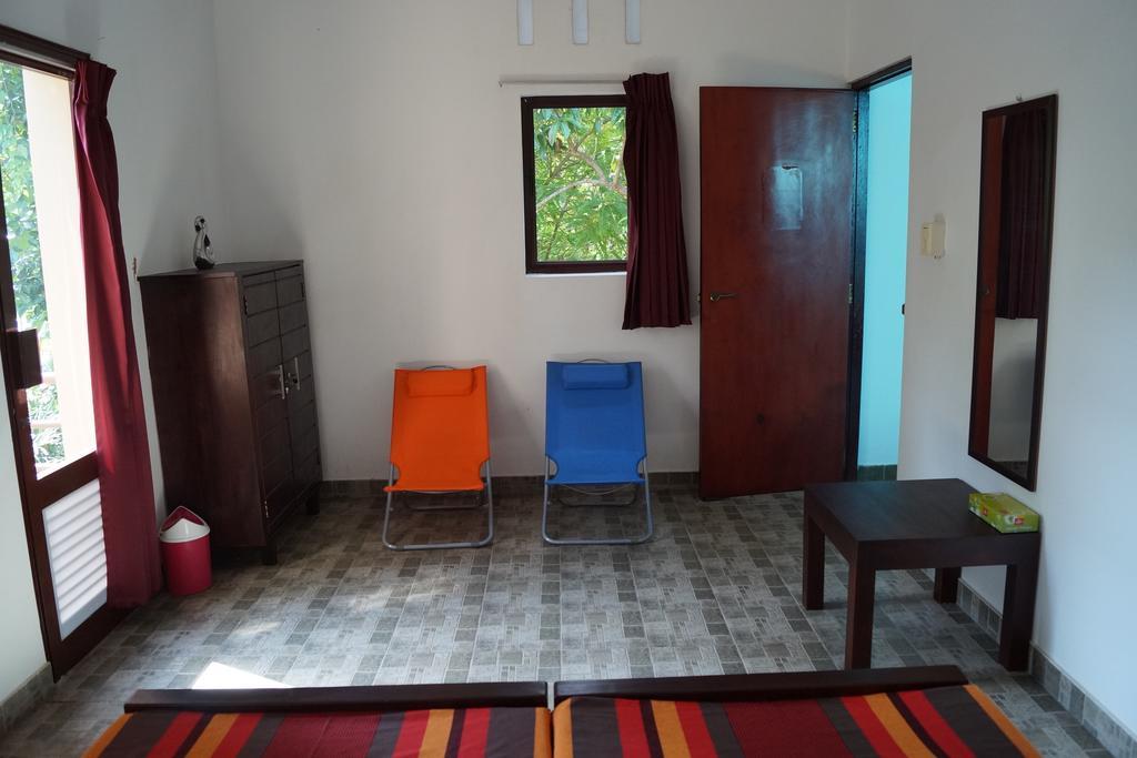 Sri Beach Bungalows And Villa Marawila Exterior foto