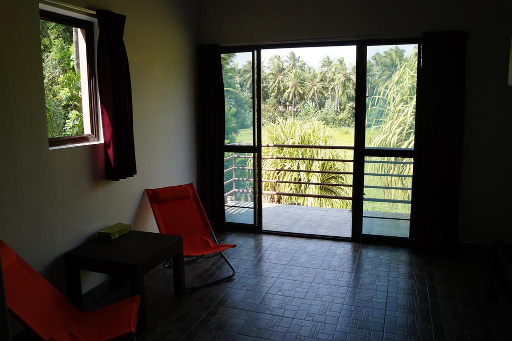 Sri Beach Bungalows And Villa Marawila Exterior foto