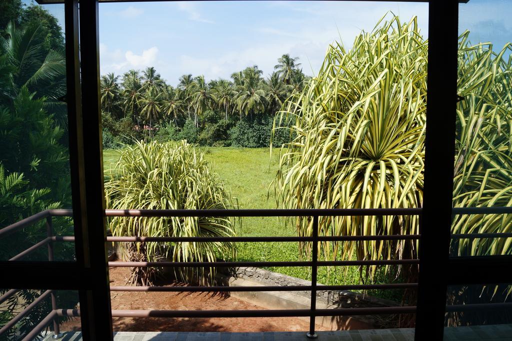Sri Beach Bungalows And Villa Marawila Exterior foto