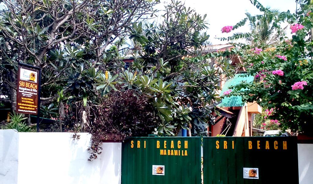 Sri Beach Bungalows And Villa Marawila Exterior foto