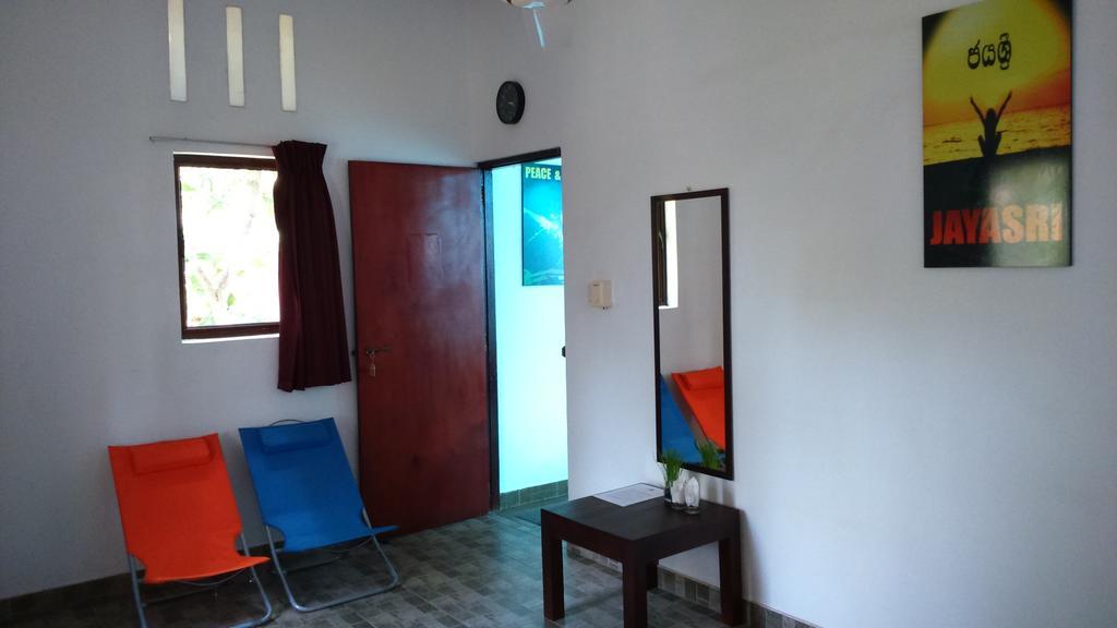 Sri Beach Bungalows And Villa Marawila Exterior foto